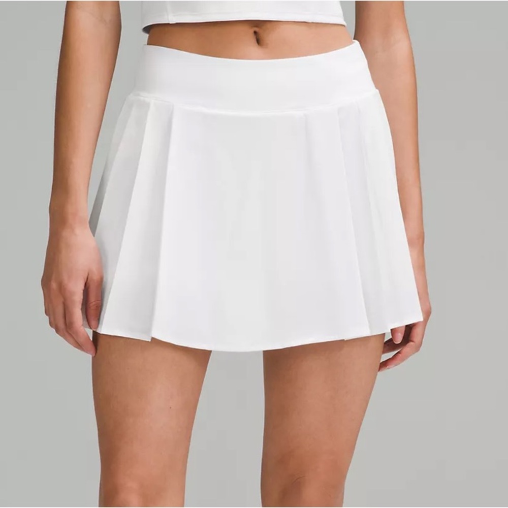 Lululemon side-pleat high-rise tennis skirt white size 4